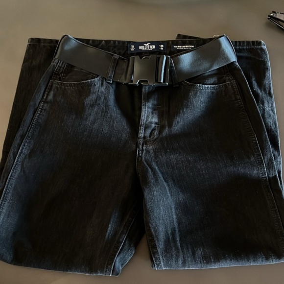 Hollister high rise crop boyfriend washed Black denim in 1R/25/24 with belt - Picture 2 of 7